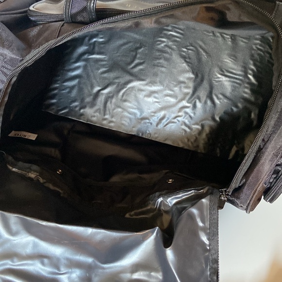 Johnny Walker Duffel Bag NWOT - Picture 8 of 13